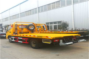 叠彩附近拖车救援搭电